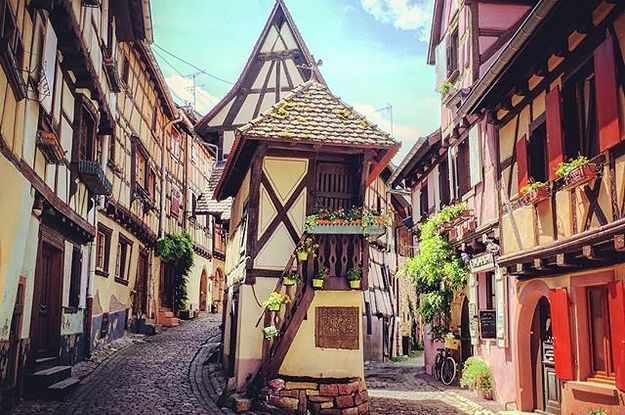 Ces petits villages français qui vous réservent des surprises