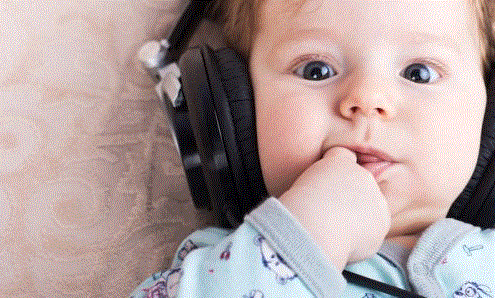 Bébé aime la musique