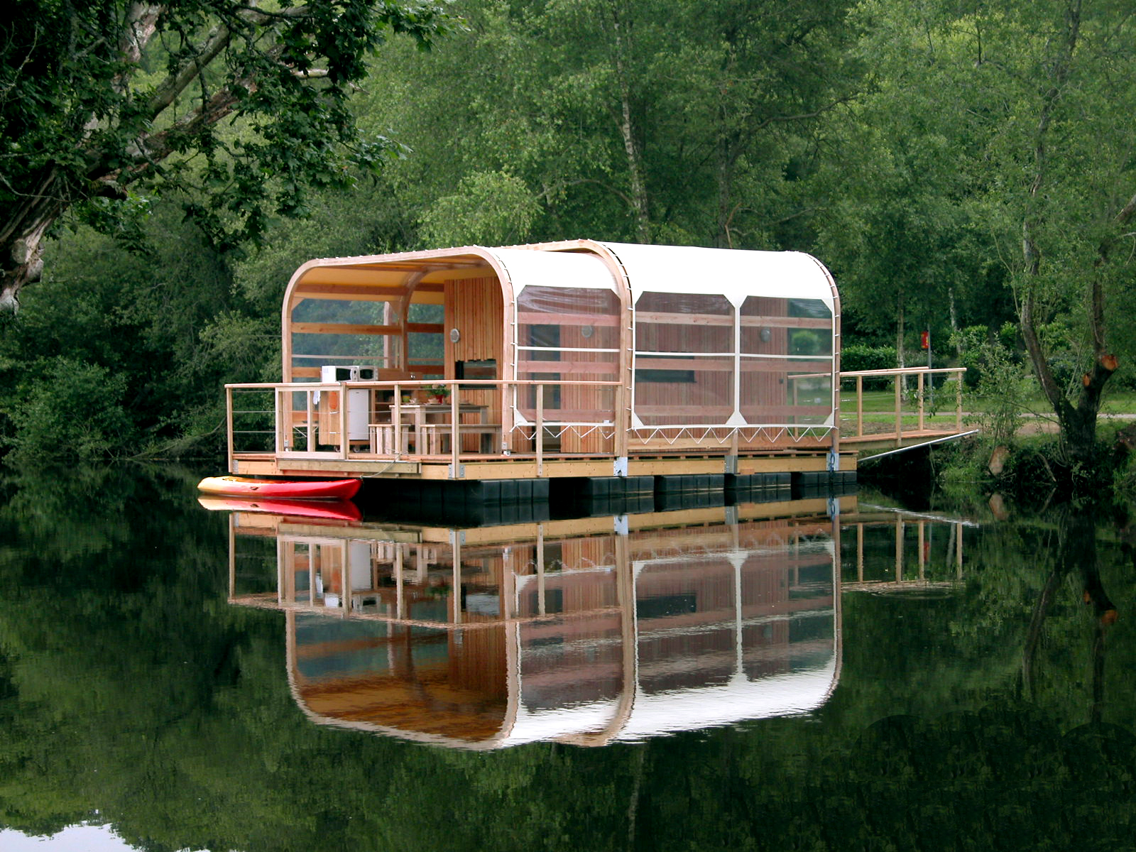 cabane-sur-l-eau