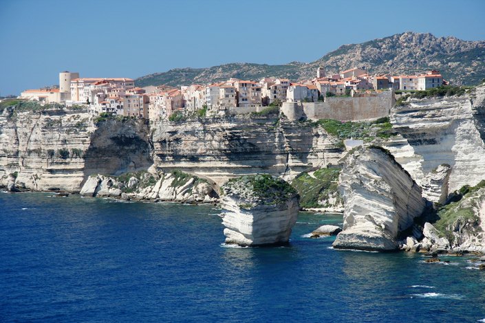 Visiter la Corse du sud en famille : la location saisonnière s’impose<