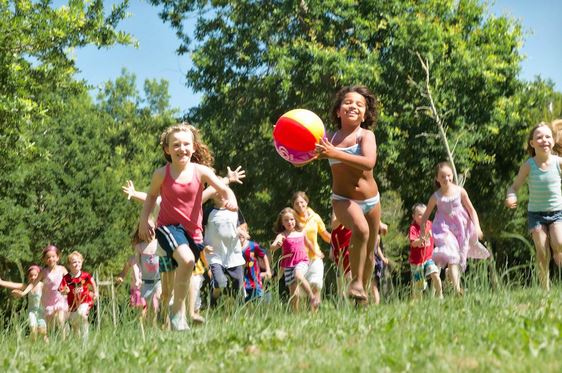 Faites découvrir le camping aux enfants