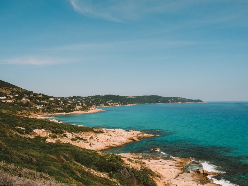 Pourquoi réserver dans un camping 5 étoiles à Fréjus ? Guide pour des vacances d&rsquo;exception